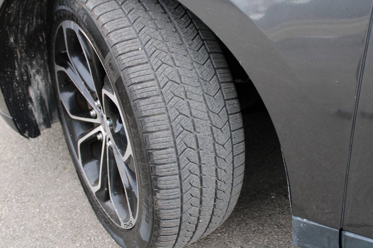 Used 2015 Ford Taurus SHO w/ Equipment Group 401A image 13