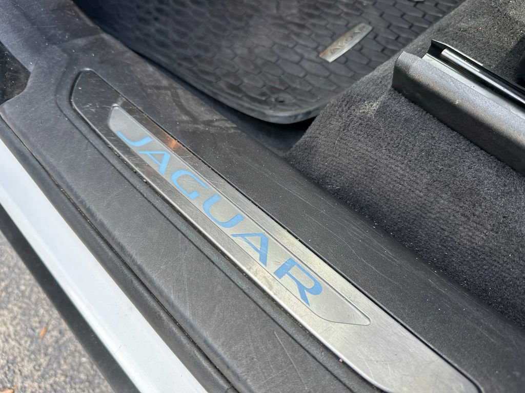 Used 2020 Jaguar F-PACE R-Sport image 33