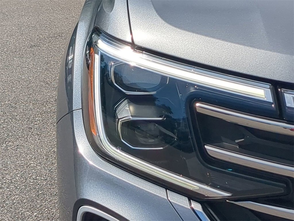 Used 2025 Volkswagen Atlas SE image 9