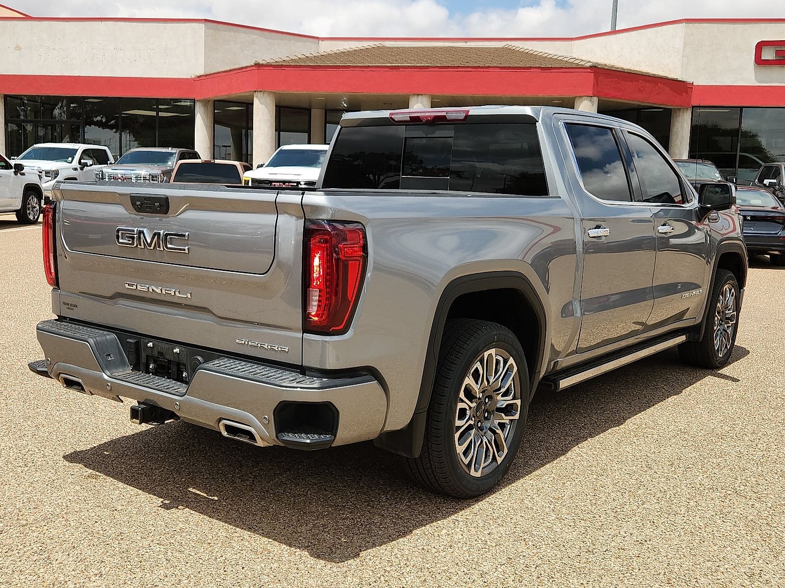 Used 2024 GMC Sierra 1500 Denali Ultimate AWD/4WD image 4