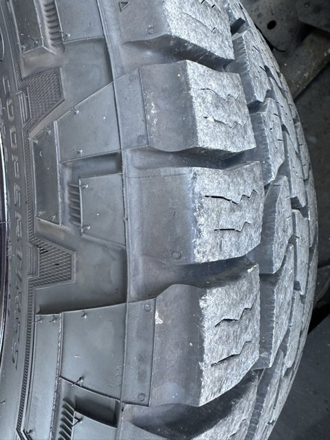 Used 2015 Jeep Wrangler Unlimited Sahara w/ Connectivity Group image 23