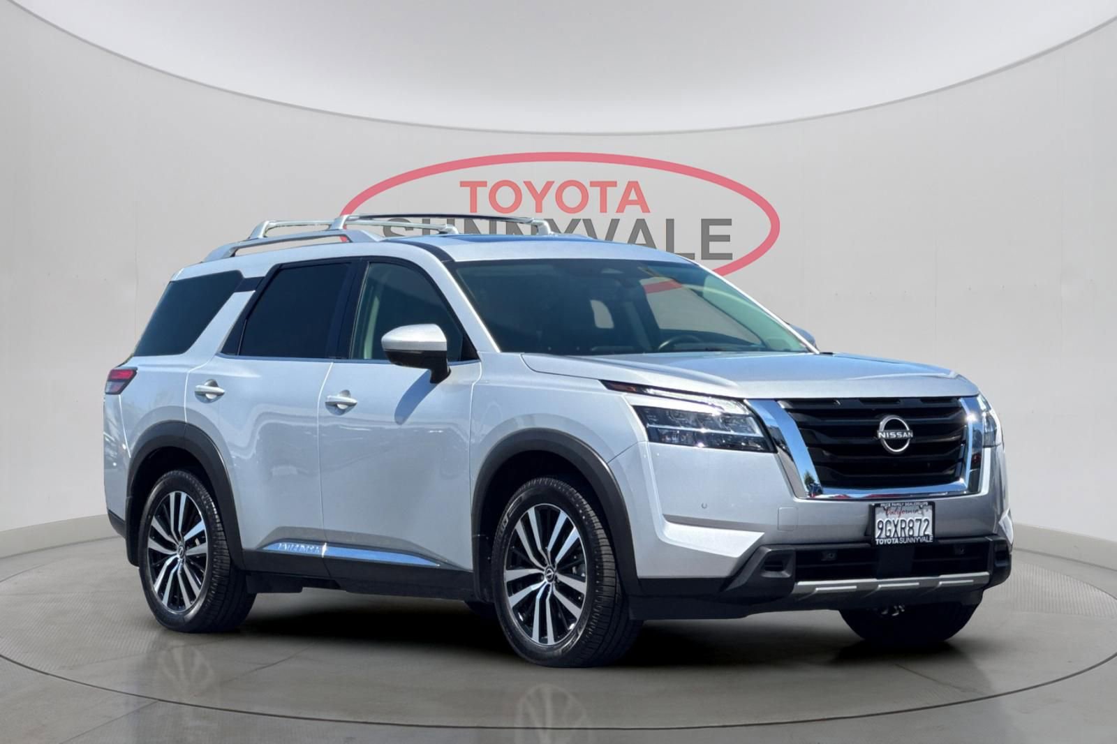Used 2023 Nissan Pathfinder Platinum FWD image 10
