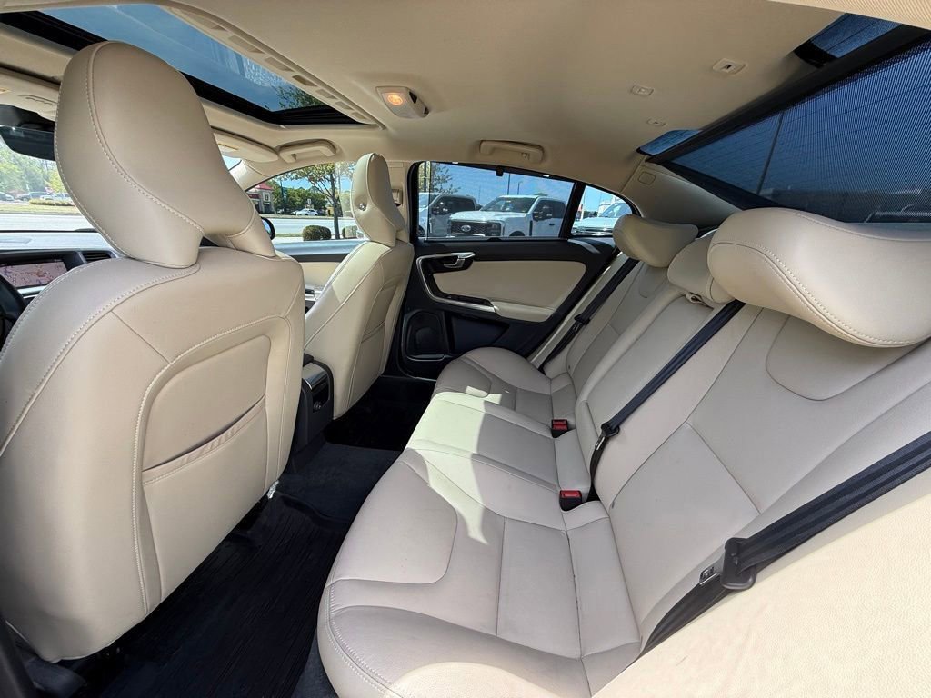 Used 2018 Volvo S60 T5 Inscription image 33