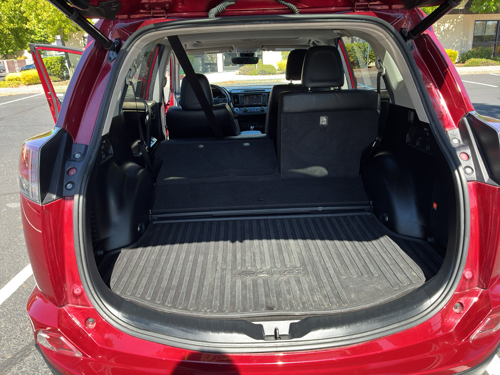 Used 2018 Toyota RAV4 Limited w/ Advanced Technology Package AWD/4WD image 46