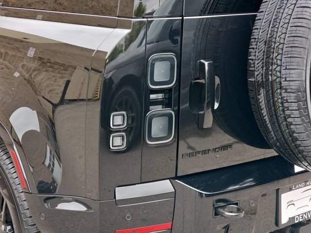 New 2026 Land Rover Defender 110 X-Dynamic SE AWD/4WD image 23