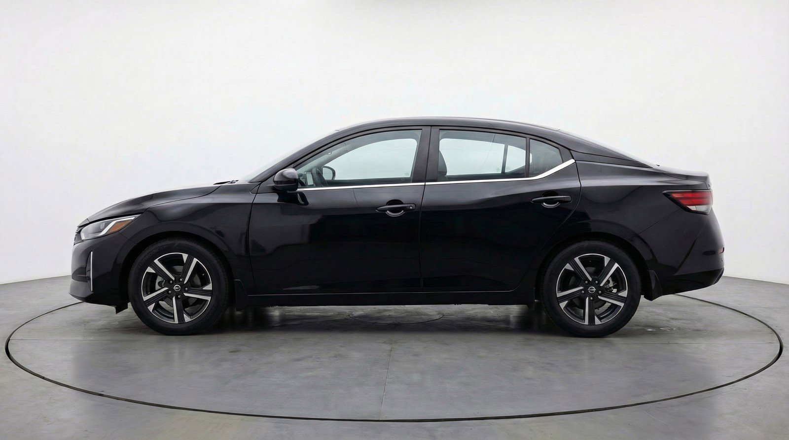 Used 2025 Nissan Sentra SV FWD image 3