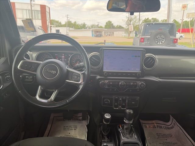 Used 2019 Jeep Wrangler Unlimited Sahara AWD/4WD image 14