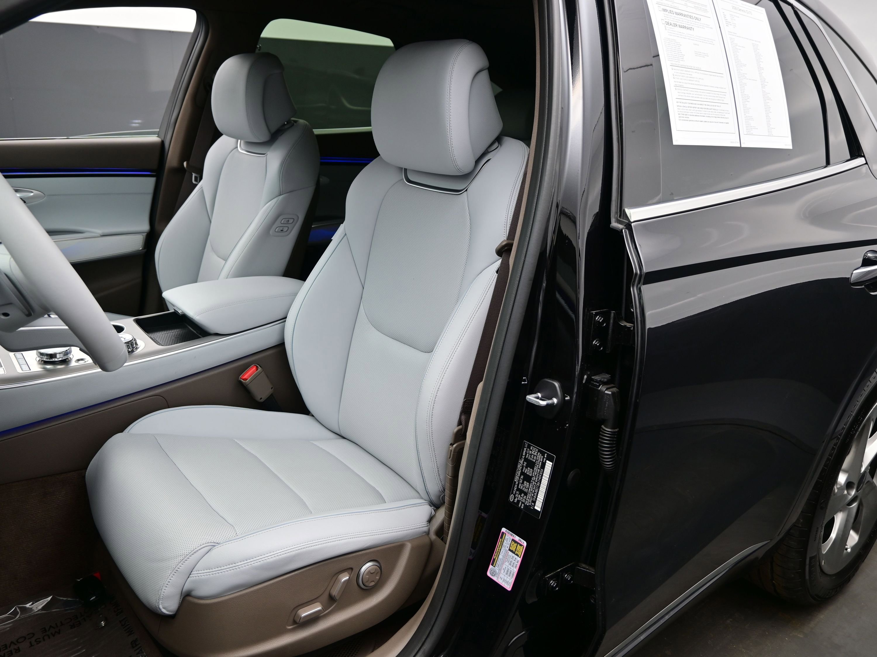 Certified 2026 Genesis GV70 2.5T Advanced image 12