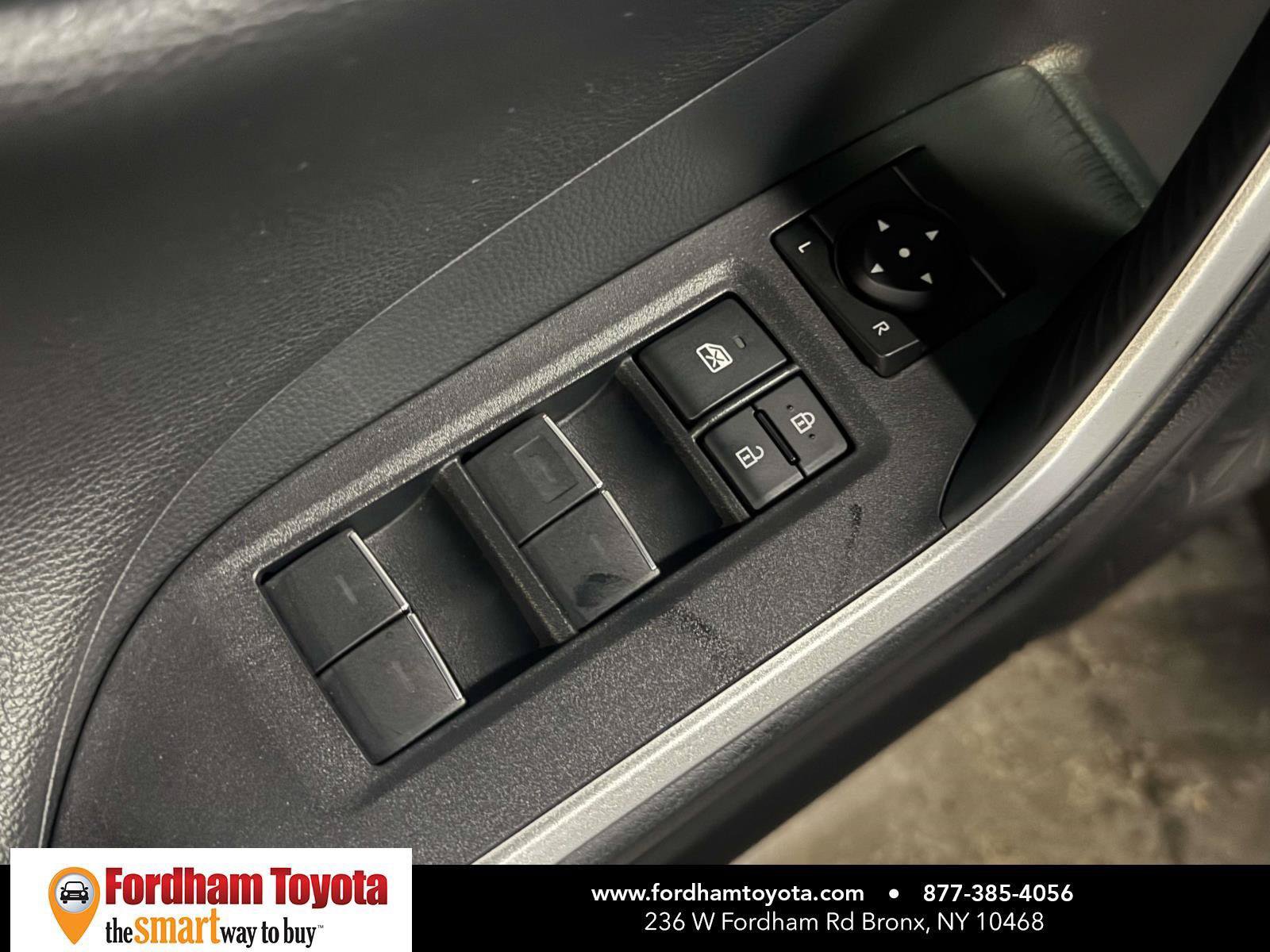 Used 2025 Toyota RAV4 XSE w/ Weather Package AWD/4WD image 16