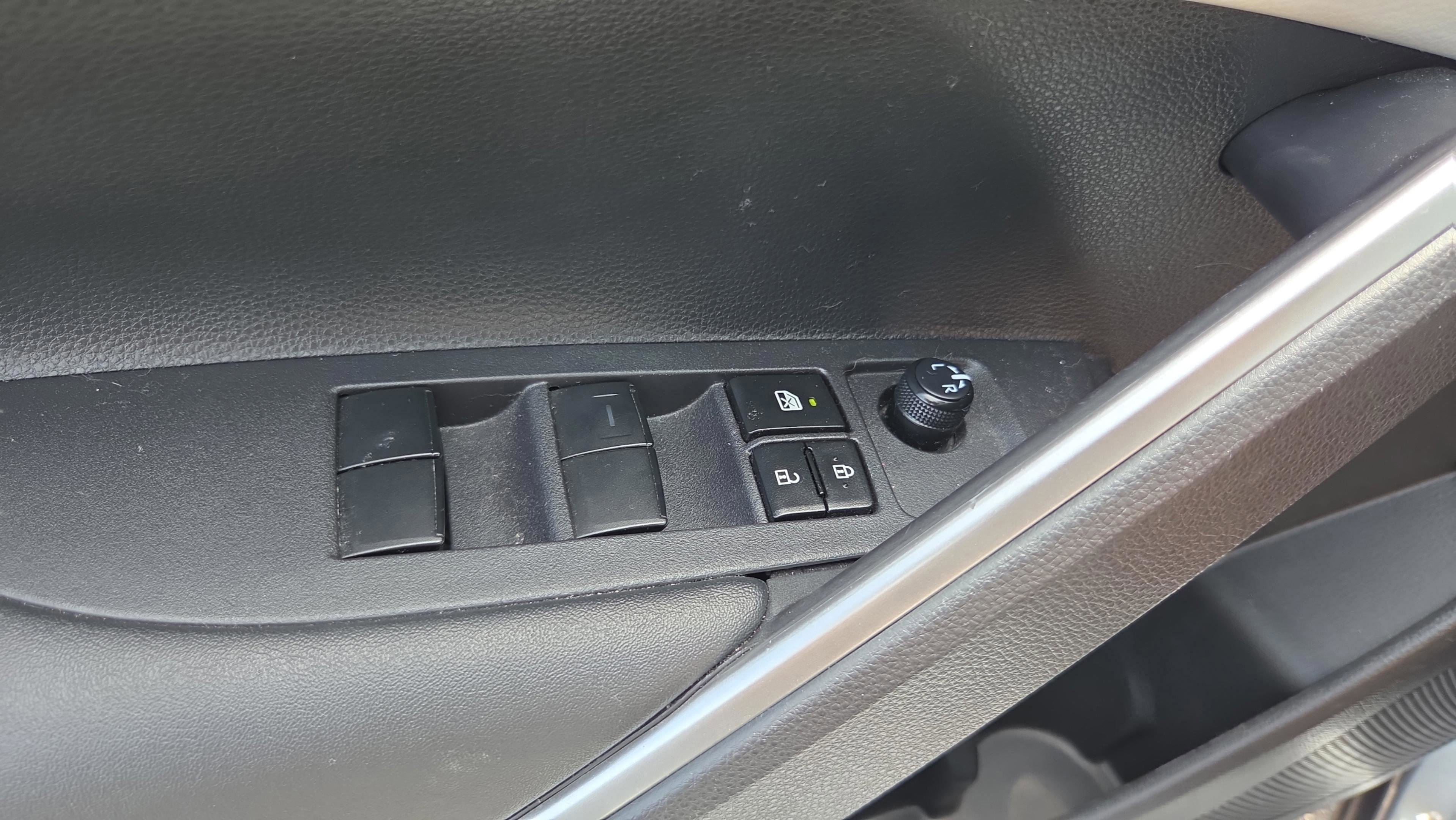 Certified 2024 Toyota Corolla Cross L FWD image 18
