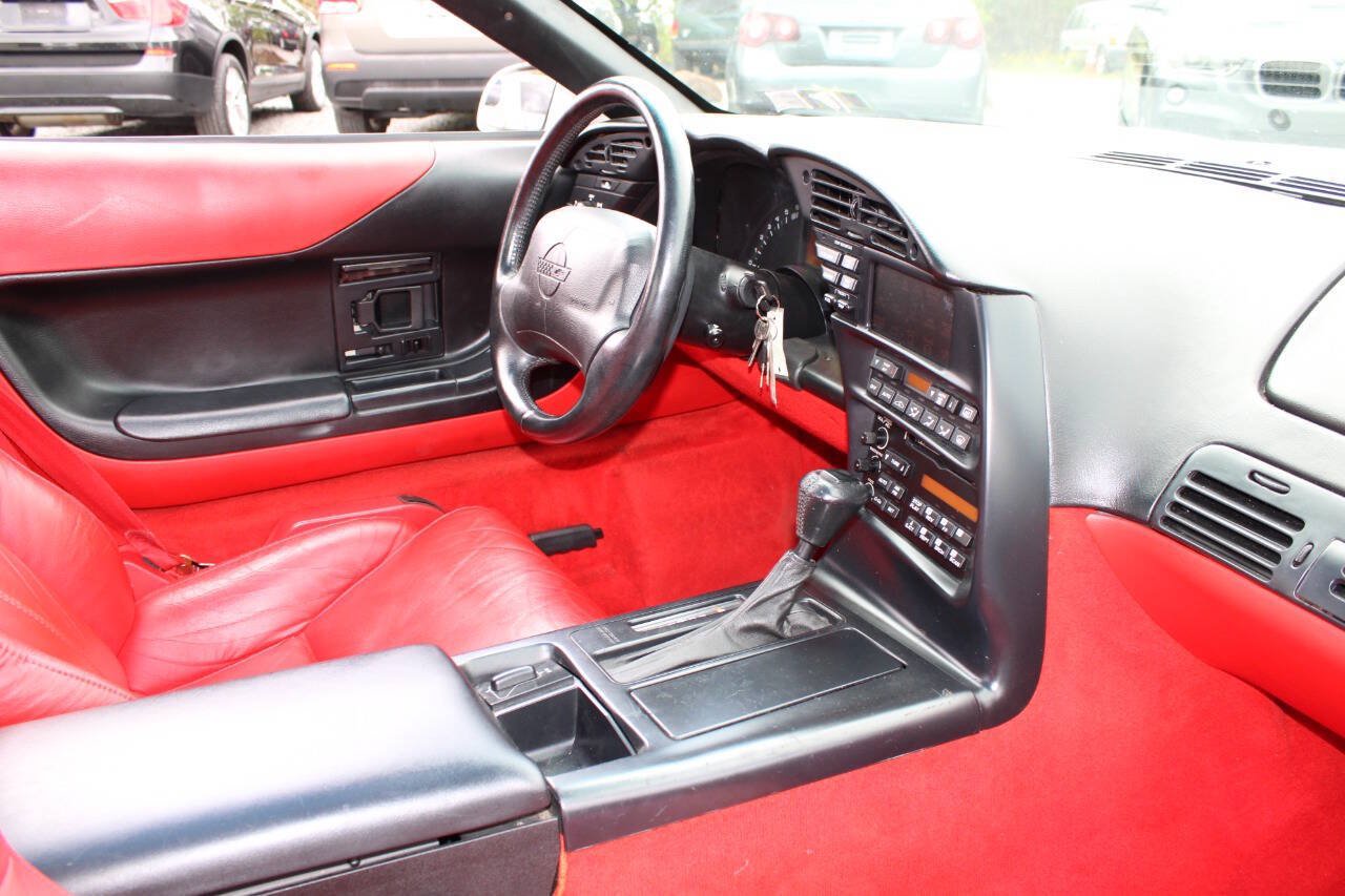 Used 1996 Chevrolet Corvette Coupe RWD image 12