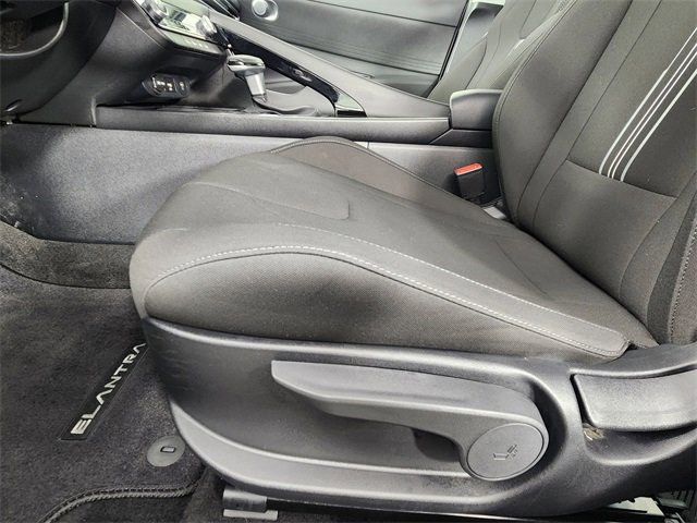 Certified 2025 Hyundai Elantra Blue image 11