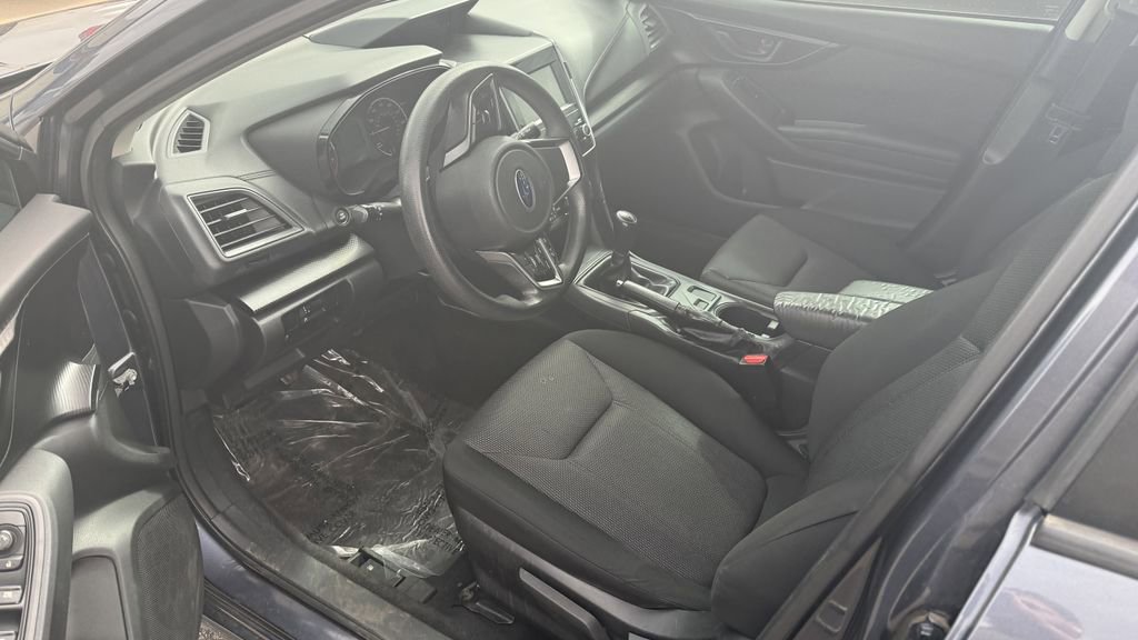 Used 2017 Subaru Impreza 2.0i image 3