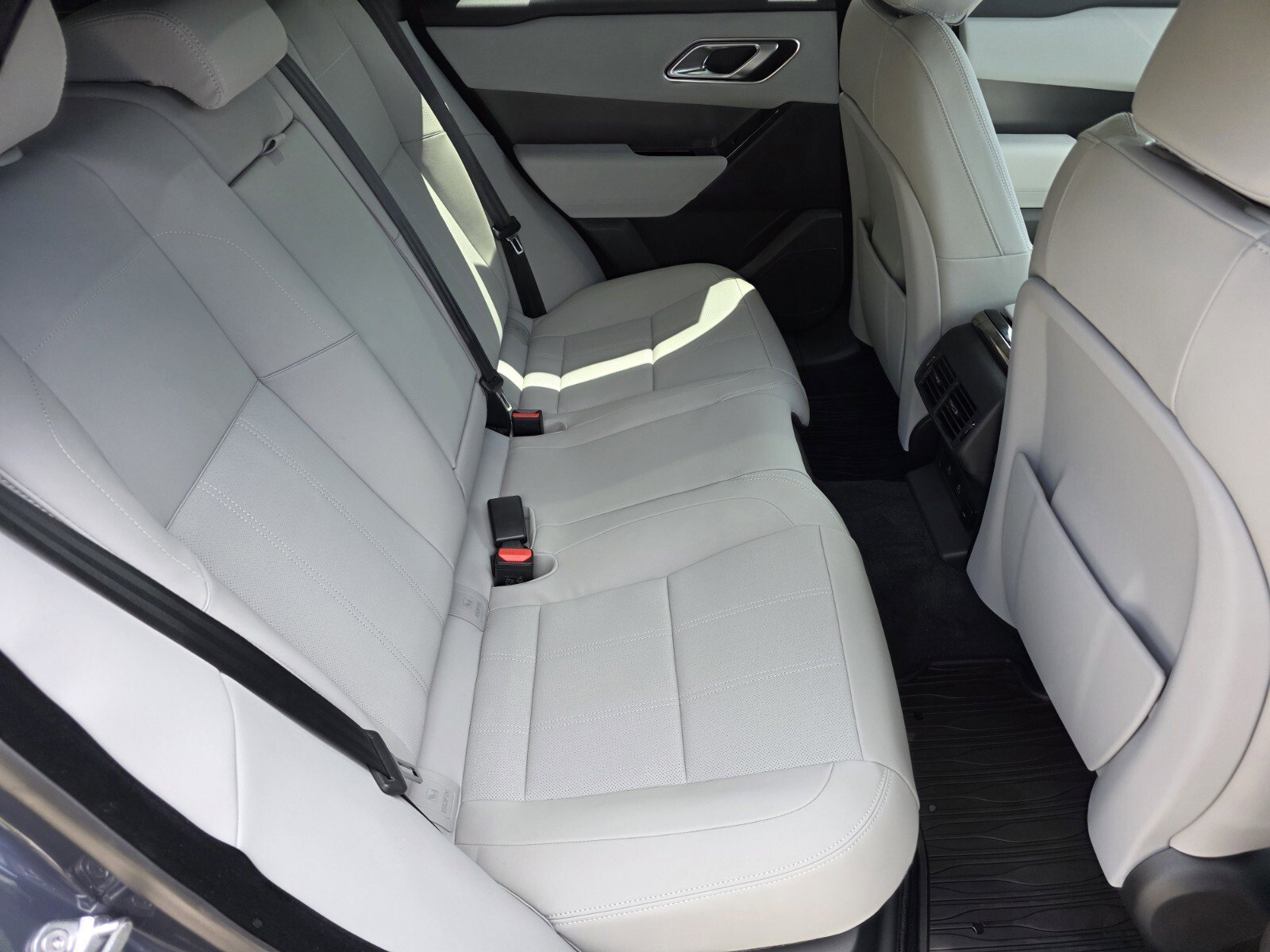 Used 2026 Land Rover Range Rover Velar S AWD/4WD image 5