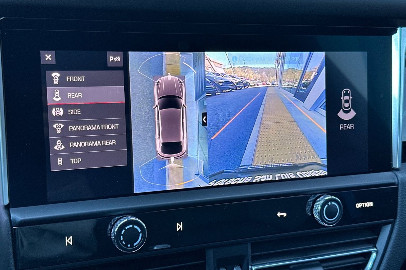 Used 2024 Porsche Macan image 24