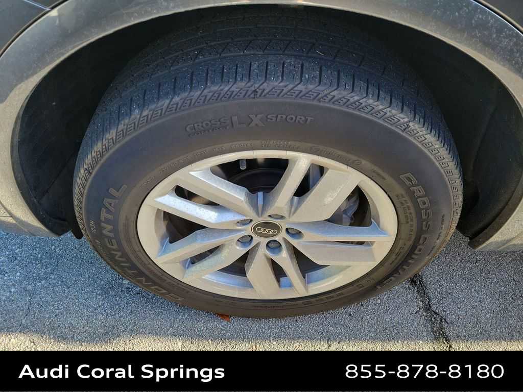 Used 2023 Audi Q5 2.0T Premium w/ Convenience Package image 7