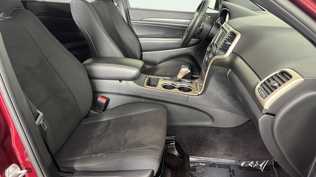Used 2017 Jeep Grand Cherokee Laredo AWD/4WD image 22