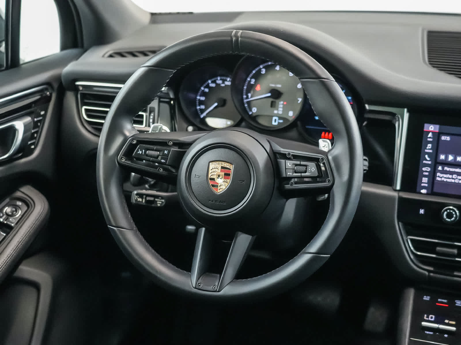 Used 2023 Porsche Macan S AWD/4WD image 16