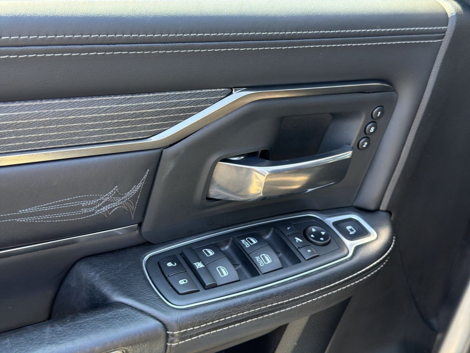 Used 2019 RAM 2500 Limited AWD/4WD image 15