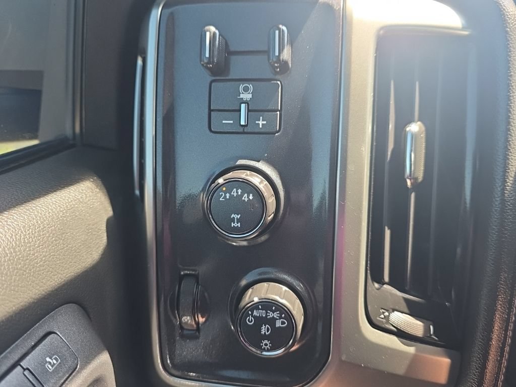 Used 2018 Chevrolet Silverado 2500 LTZ w/ Midnight Edition AWD/4WD image 26