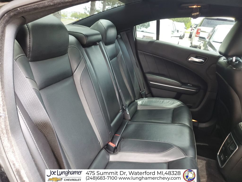Used 2017 Dodge Charger SXT w/ AWD Premium Group image 30