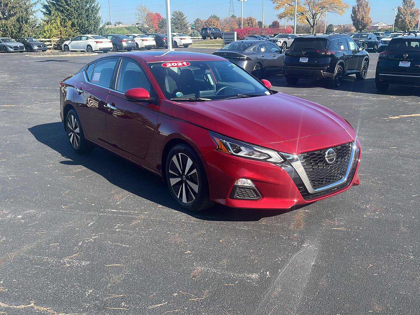 Used 2021 Nissan Altima 2.5 SV w/ SV Premium Package FWD image 3