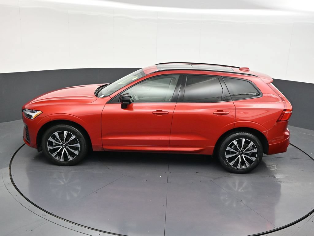 Used 2024 Volvo XC60 B5 Core AWD/4WD image 16