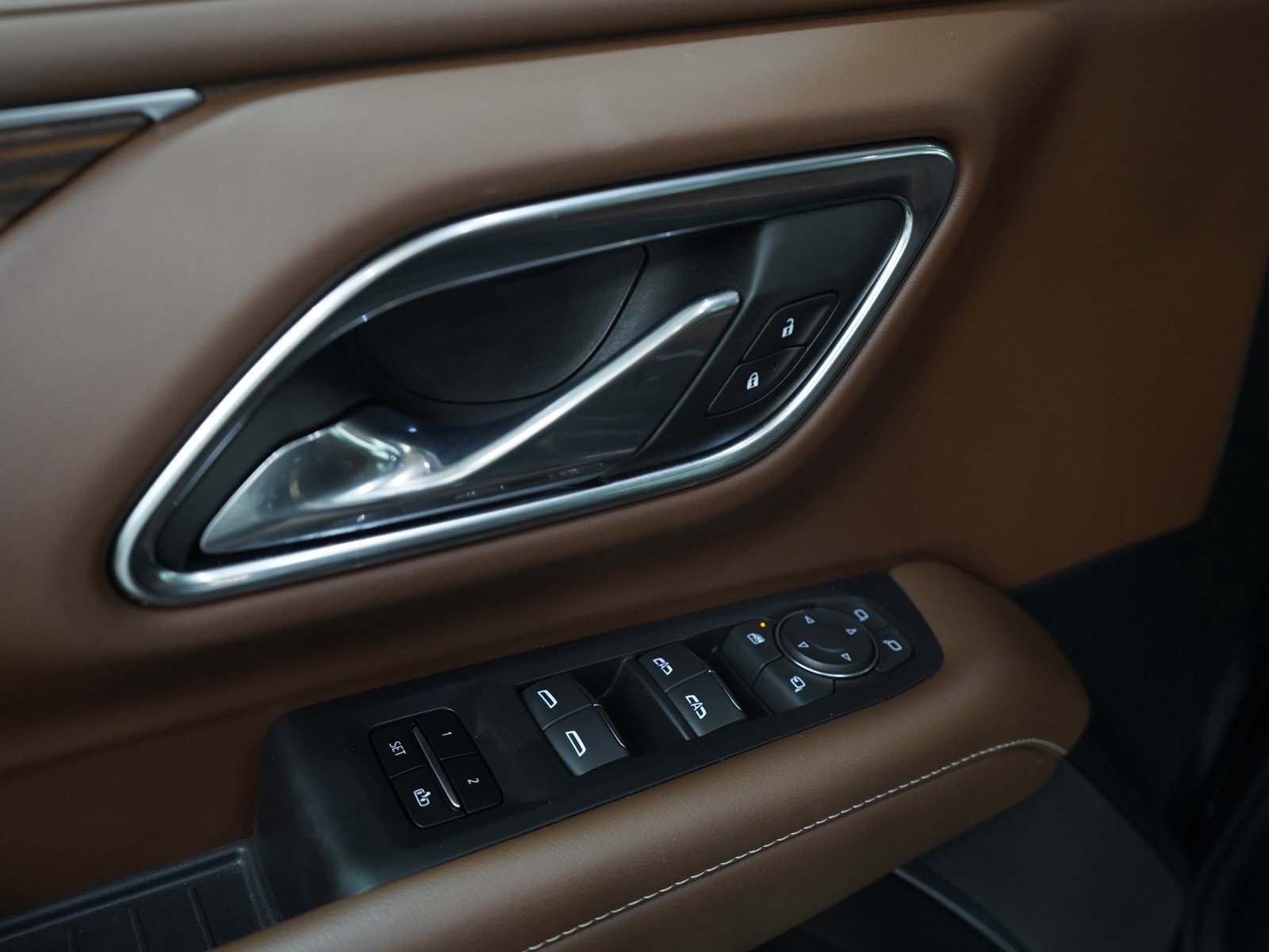 Used 2024 Chevrolet Suburban High Country w/ Premium Package image 22