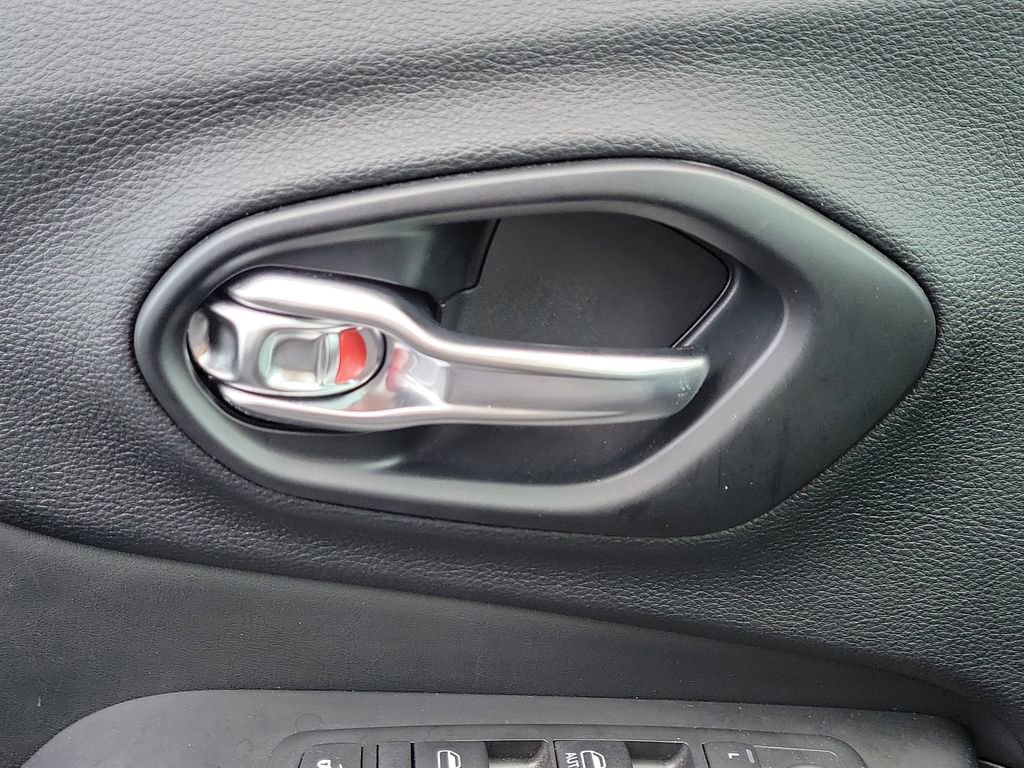 Used 2021 Jeep Cherokee Latitude Lux 80th Anniv w/ Quick Order Package 26U 80TH image 28