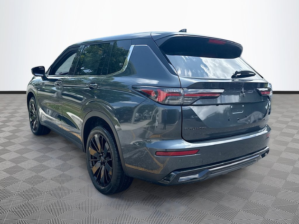 New 2026 Mitsubishi Outlander LE FWD image 7