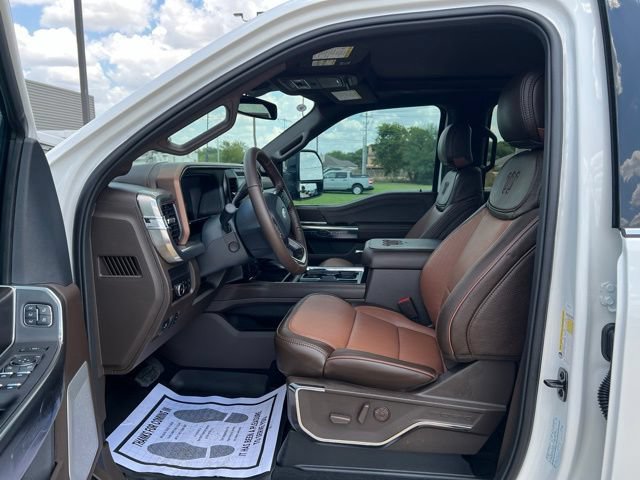 New 2026 Ford F350 4x4 Crew Cab DRW Super Duty image 14