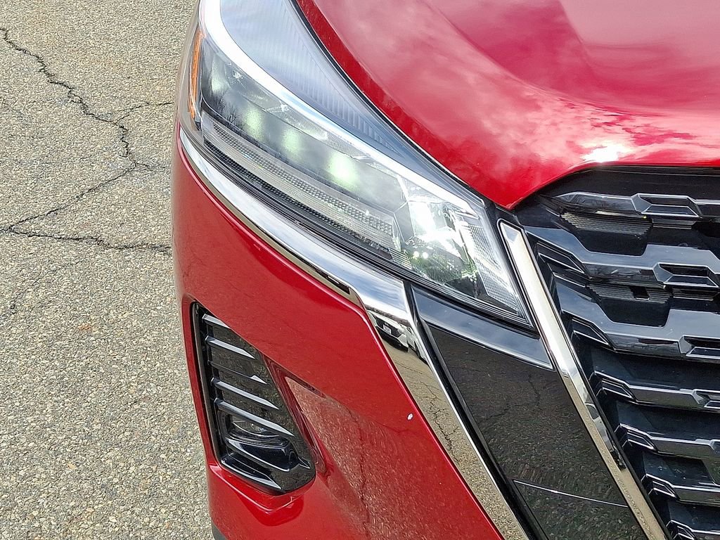 Used 2023 Nissan Kicks SR FWD image 10