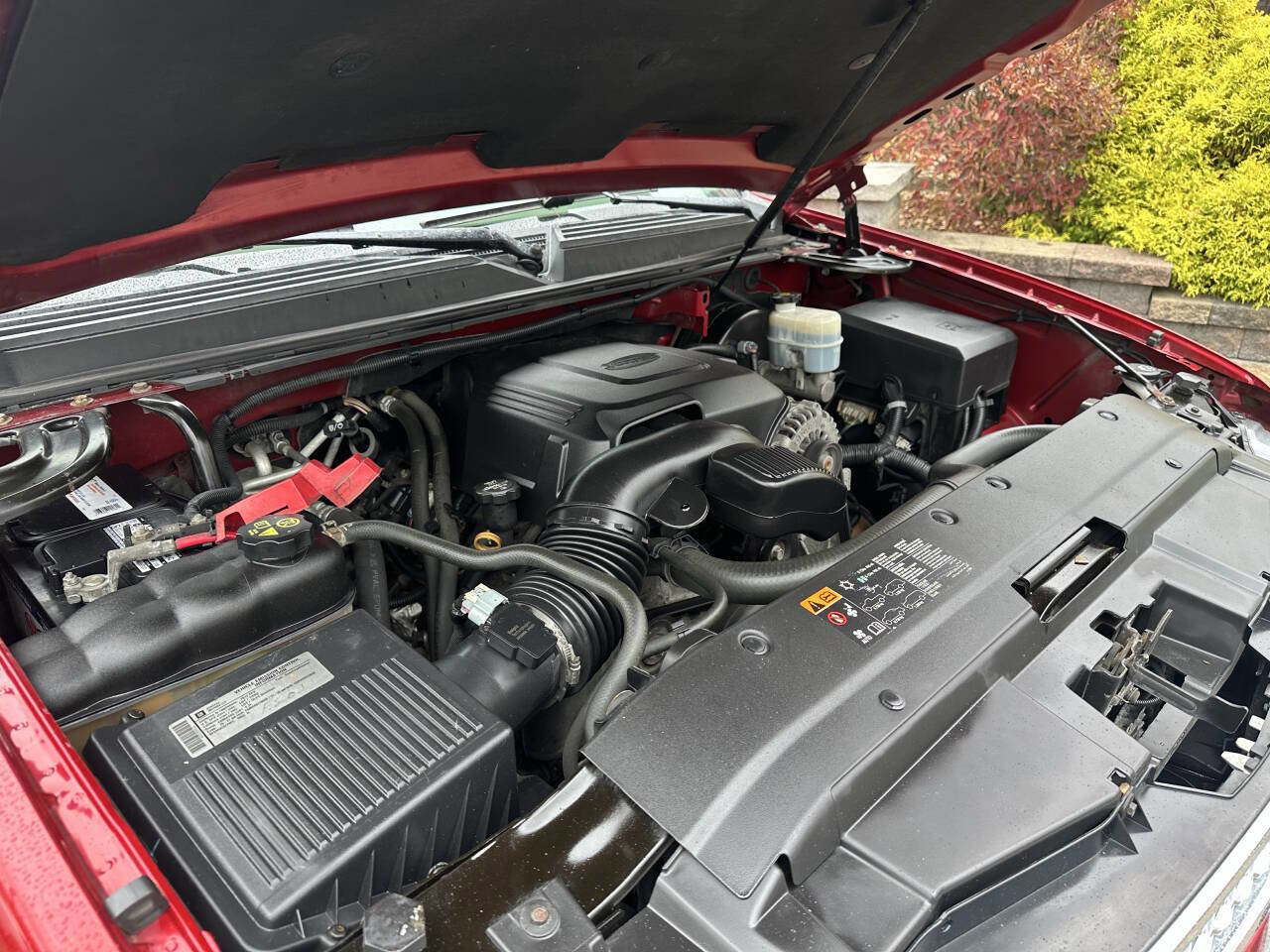 Used 2012 Chevrolet Suburban LT w/ All-Star Edition image 13