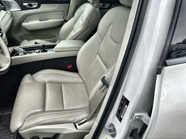 Used 2023 Volvo XC60 T8 Ultimate w/ Climate Package AWD/4WD image 13