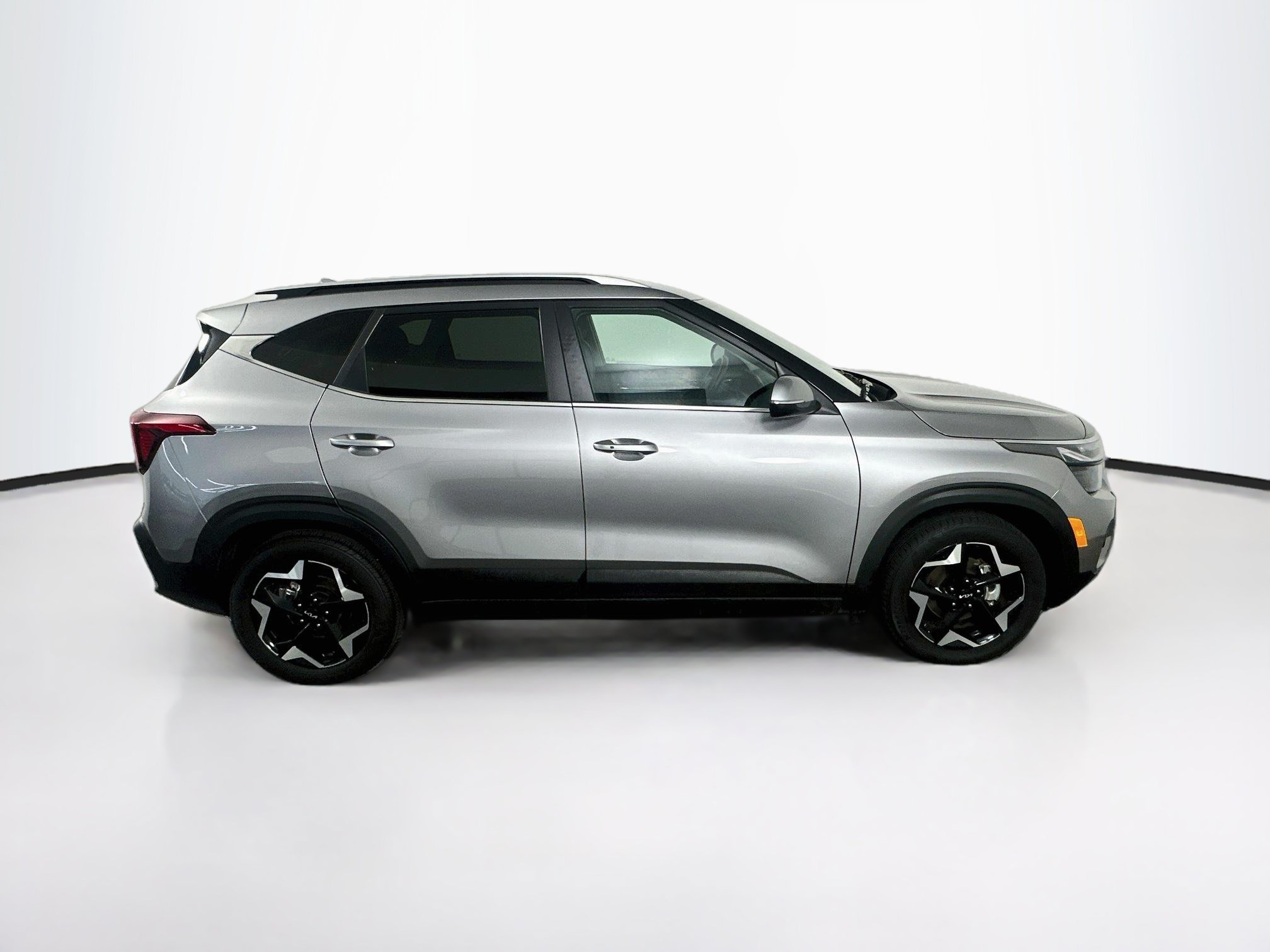 Used 2026 Kia Seltos EX FWD image 10
