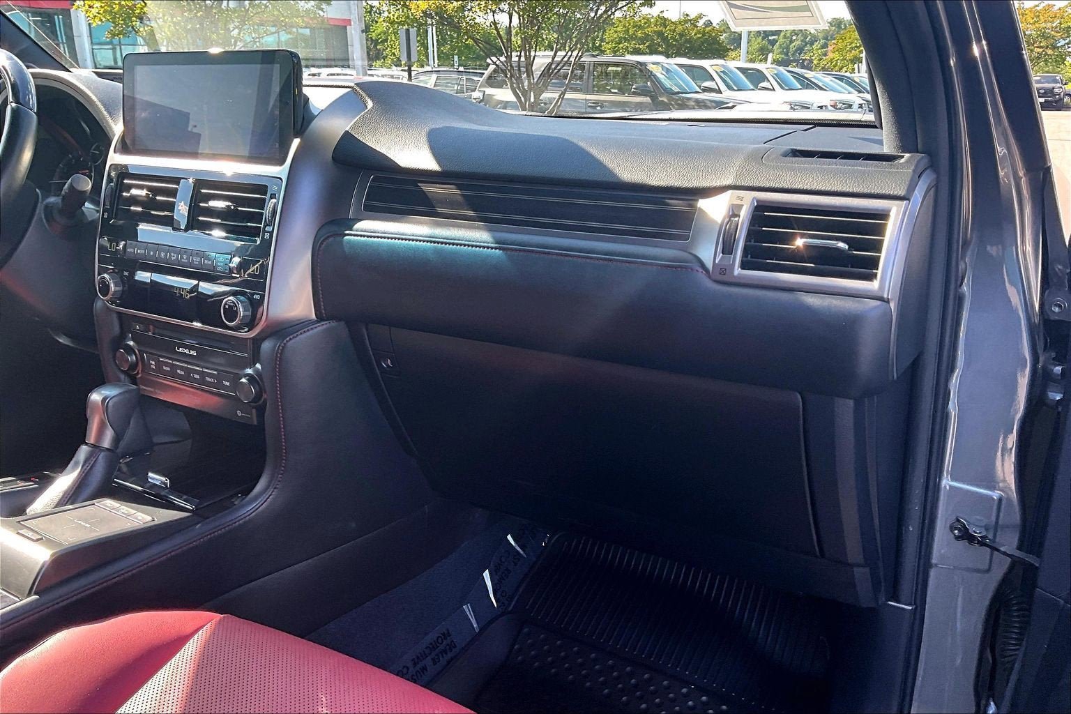 Used 2022 Lexus GX 460 Premium w/ Accessory Package AWD/4WD image 14