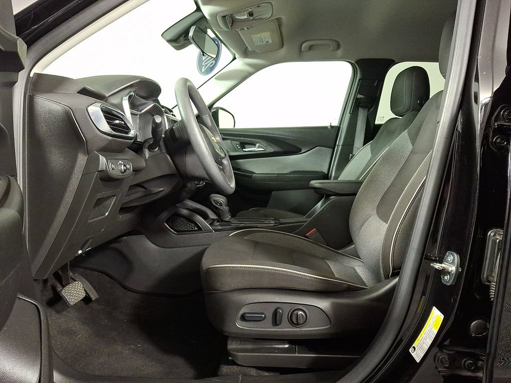 Used 2023 Chevrolet TrailBlazer LT FWD image 15