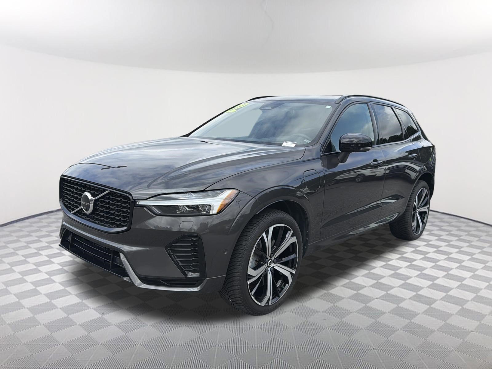 Used 2022 Volvo XC60 T8 R-Design w/ Advanced Package AWD/4WD image 3