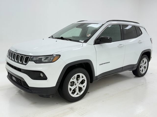 Used 2024 Jeep Compass Latitude image 5