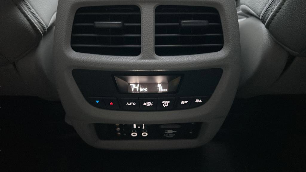 Used 2018 Honda Pilot Touring image 52