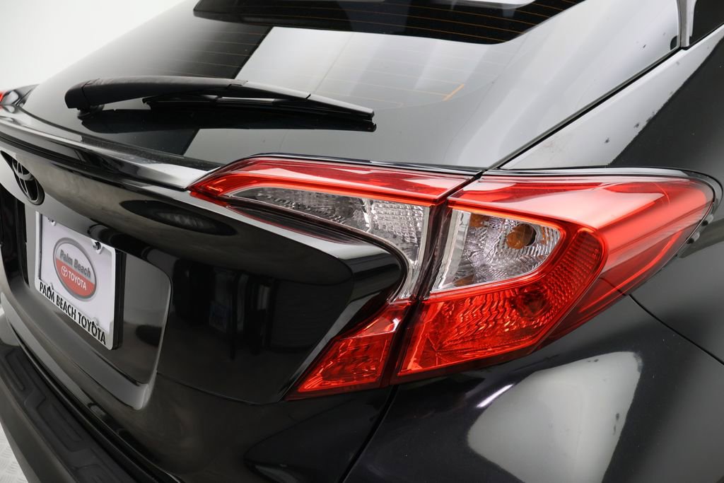 Certified 2020 Toyota C-HR XLE image 9