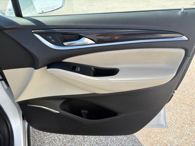 Used 2018 Buick Enclave Essence AWD/4WD image 21