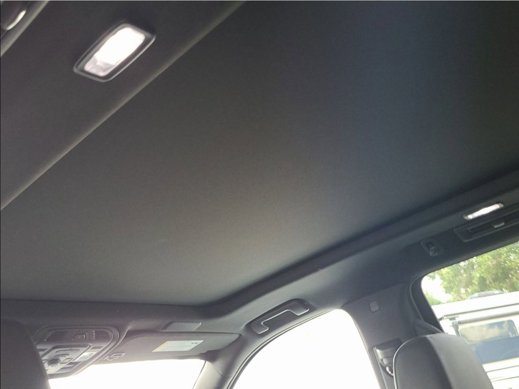 Used 2022 Cadillac Escalade ESV Premium Luxury image 7