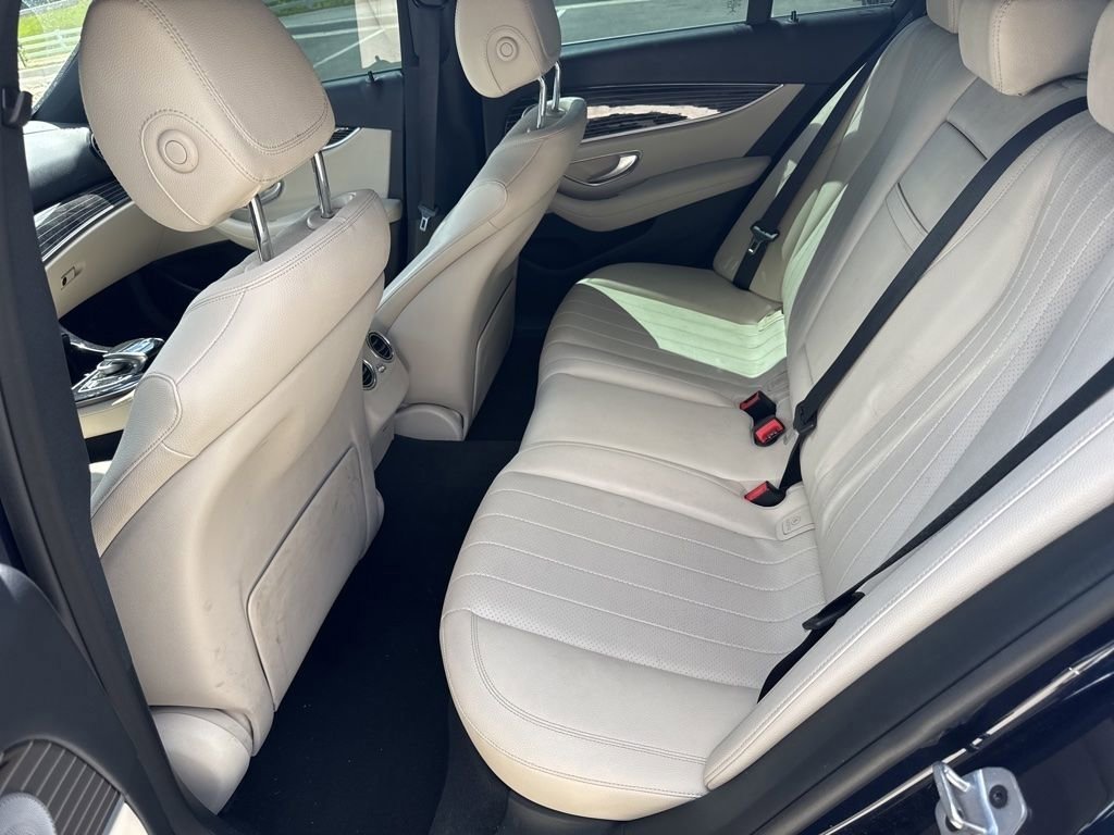 Used 2019 Mercedes-Benz E 300 4MATIC image 12