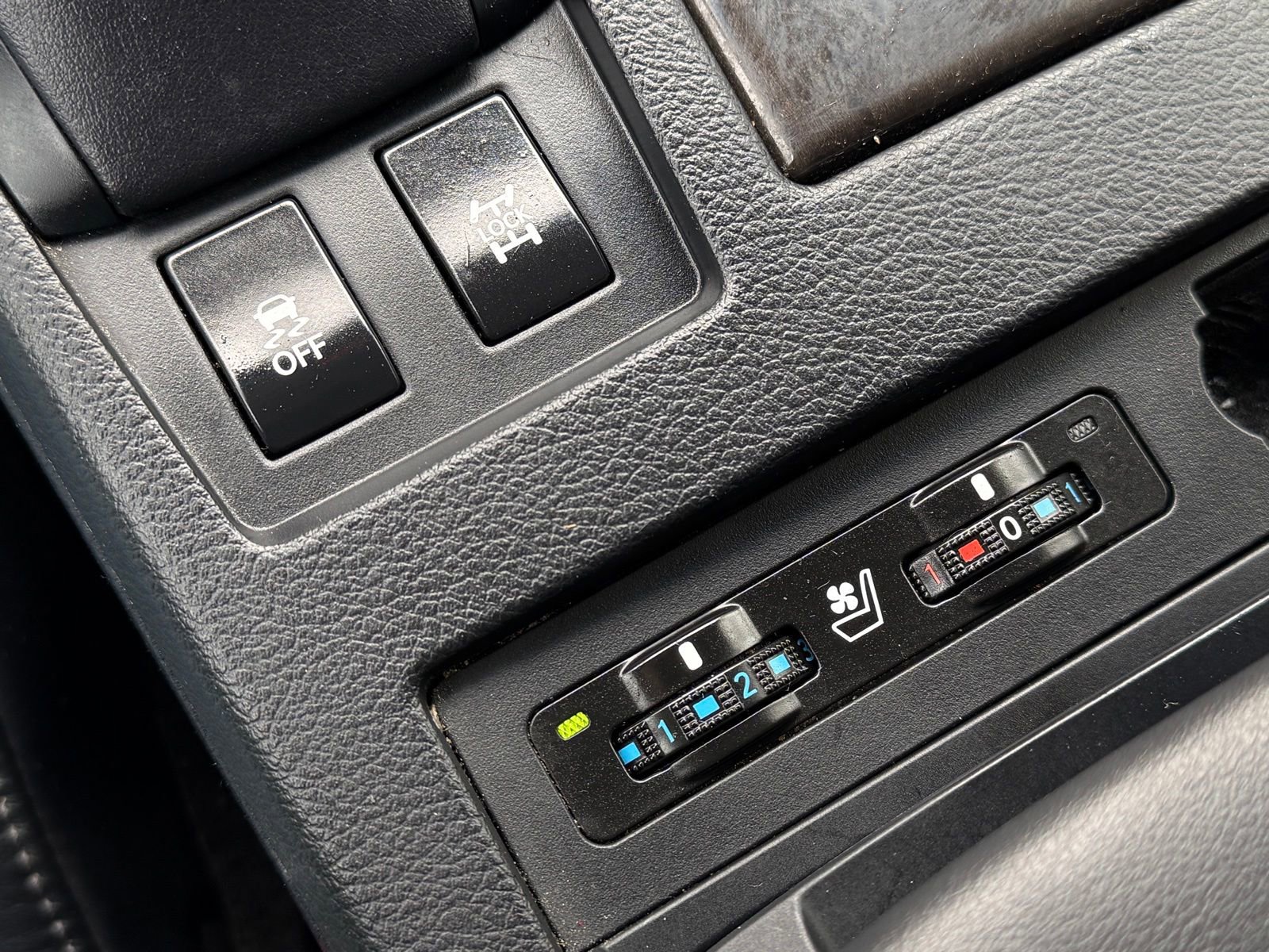 Used 2013 Lexus RX 350 AWD w/ Navigation Pkg image 30