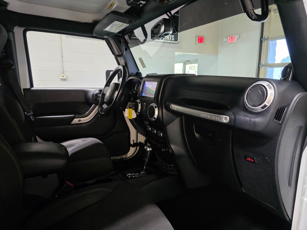 Used 2013 Jeep Wrangler Unlimited Sahara w/ Dual Top Group AWD/4WD image 24