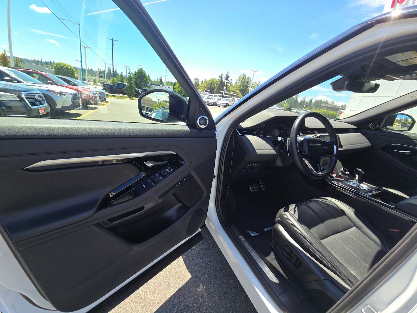 Used 2023 Land Rover Range Rover Evoque R-Dynamic SE AWD/4WD image 20