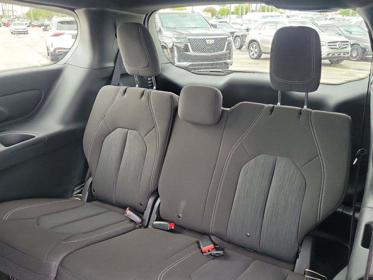 Used 2020 Chrysler Pacifica Touring w/ Advanced Safetytec Group image 13