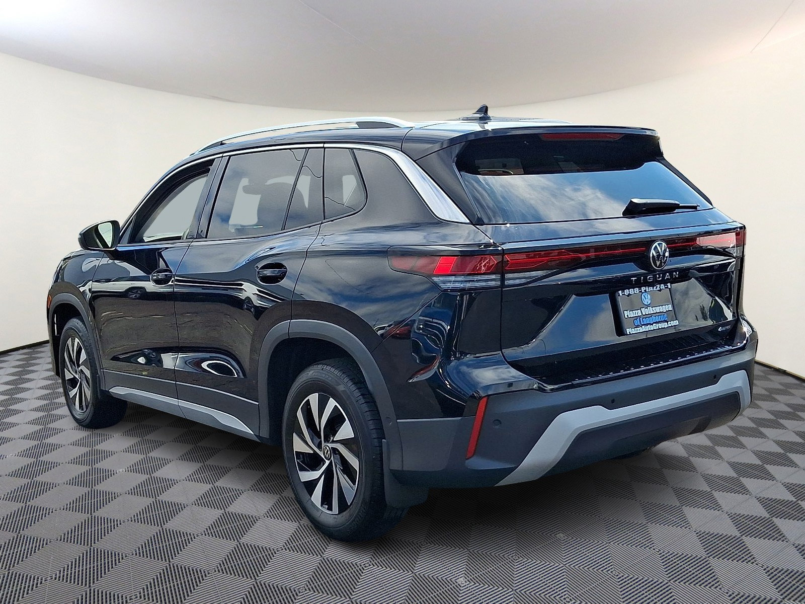 Certified 2026 Volkswagen Tiguan S AWD/4WD image 5