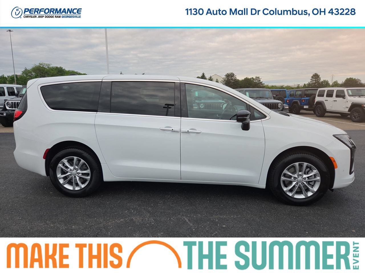 New 2027 Chrysler Pacifica Select w/ Family Tech Group AWD/4WD image 8